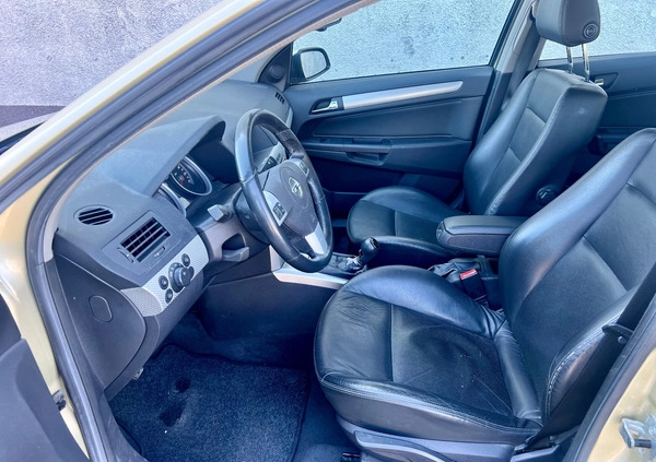 Opel Astra cena 6600 przebieg: 177000, rok produkcji 2004 z Strzelno małe 137